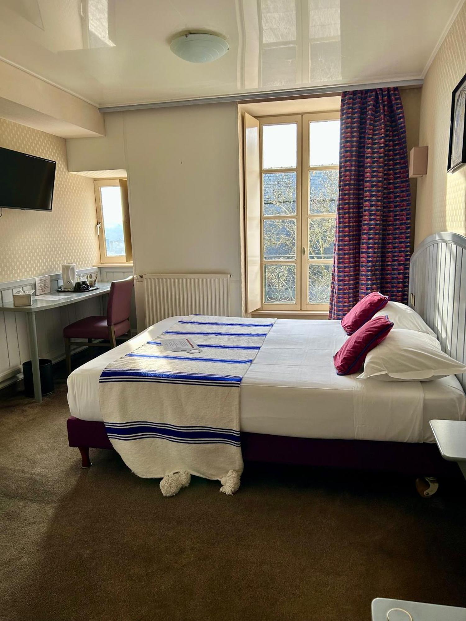 Cit'Hotel Le Challonge Dinan Esterno foto