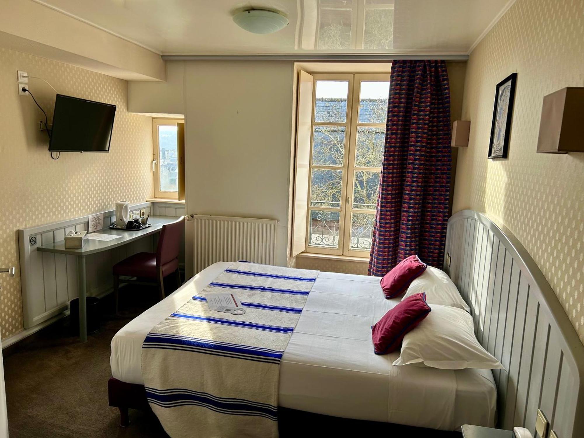 Cit'Hotel Le Challonge Dinan Esterno foto