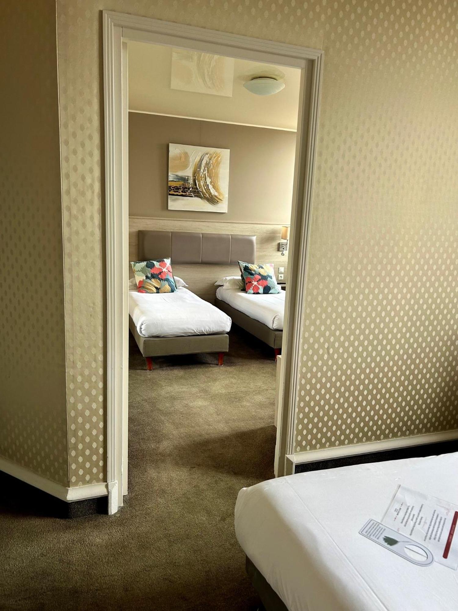 Cit'Hotel Le Challonge Dinan Esterno foto