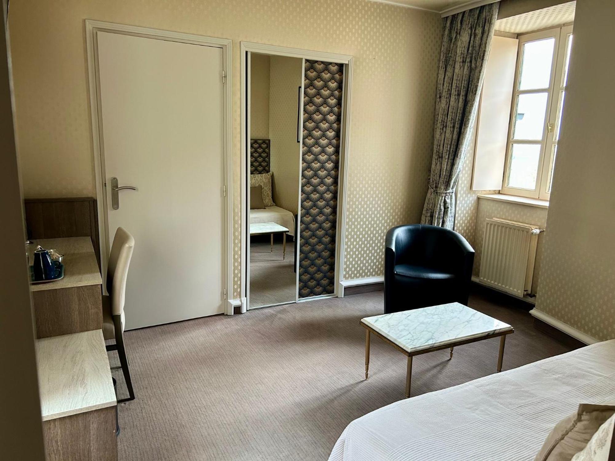 Cit'Hotel Le Challonge Dinan Esterno foto
