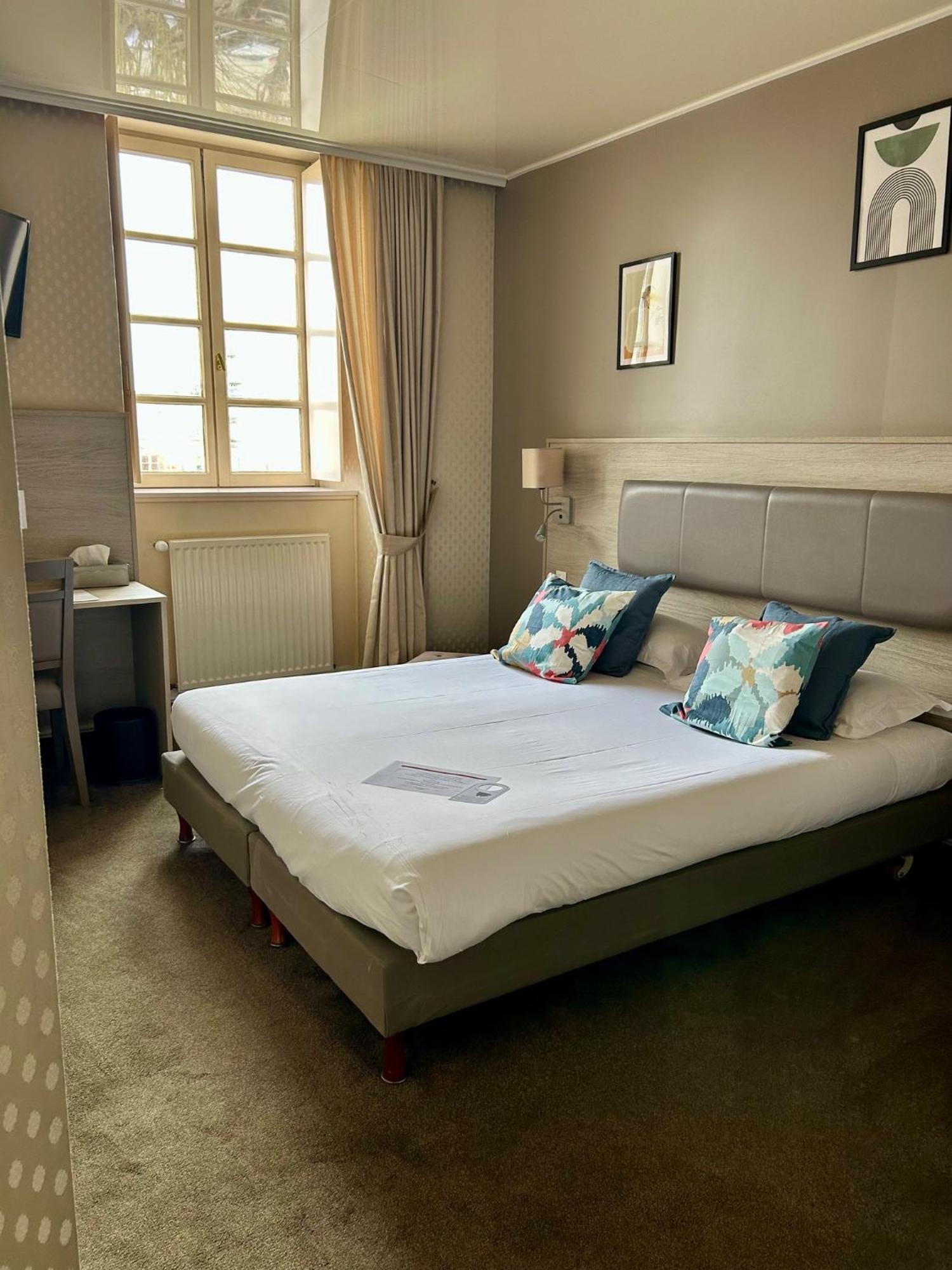 Cit'Hotel Le Challonge Dinan Esterno foto